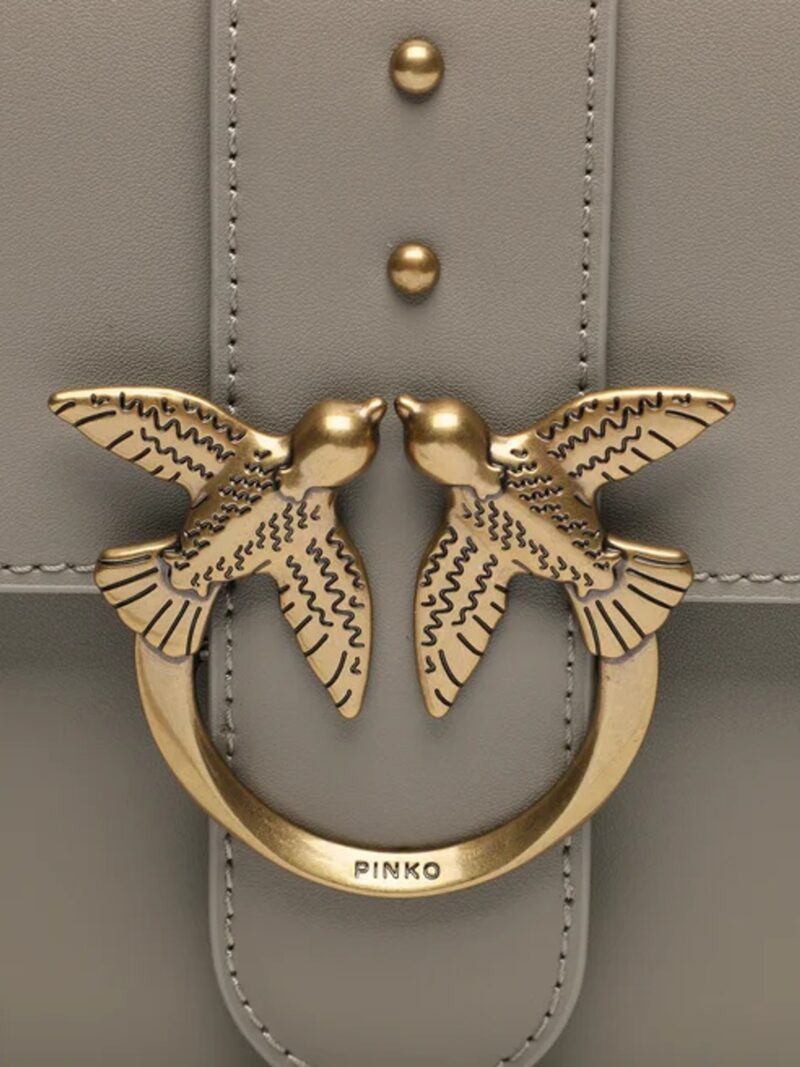 Marisa Martínez Altura: 16 cm<br/>Anchura: 8 cm<br/>Longitud: 27 cm PINKO