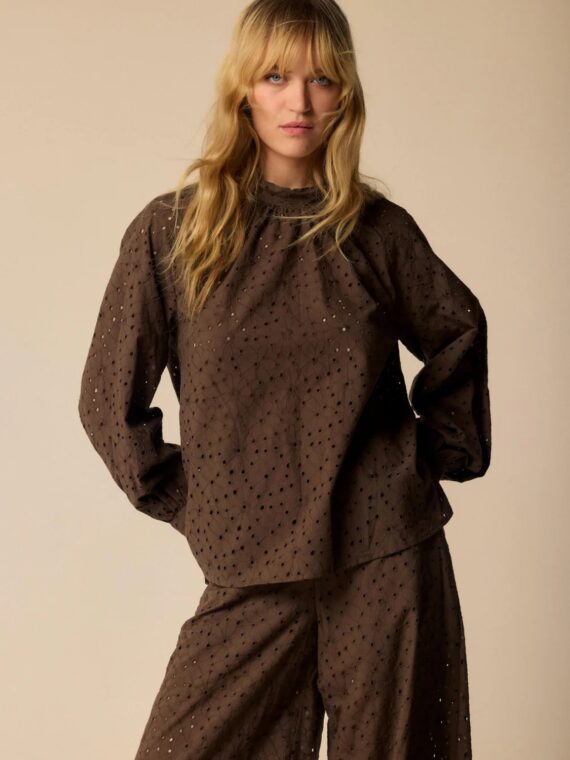 GROVYE-BLUSA-RECORTE-KOCCA.jpg