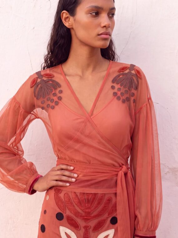 BLUSA-TUL-BORDADO-CORAL-IS-COMING.jpg